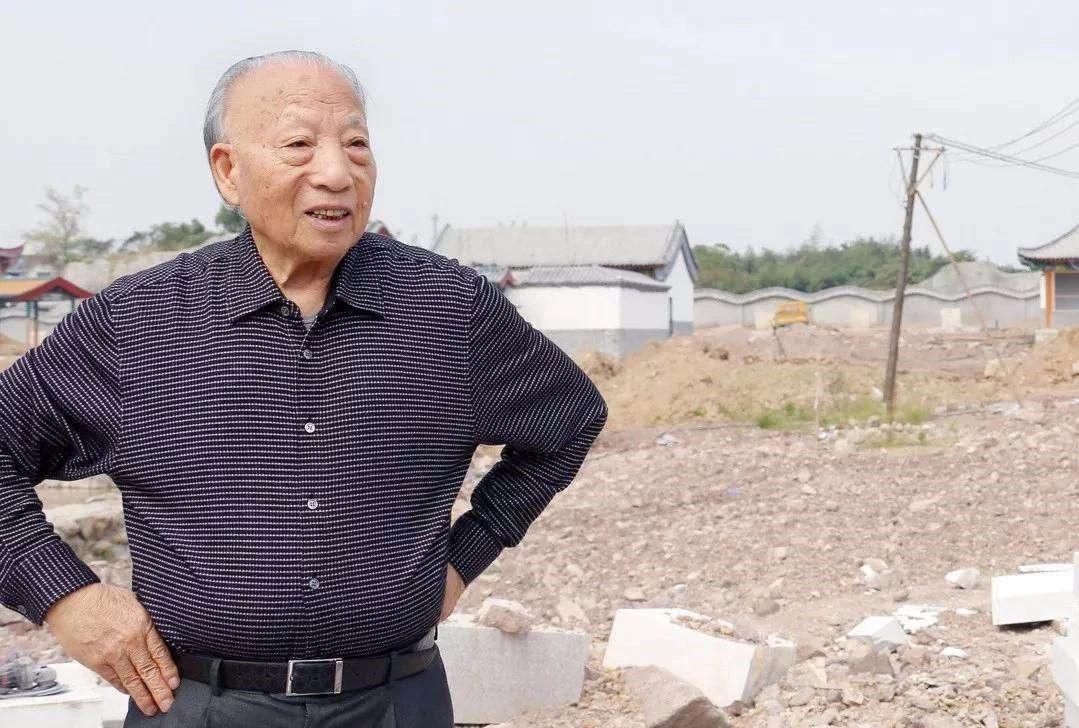 从挑粪起家，创立900亿横店帝国，86岁徐文荣凭什么？
